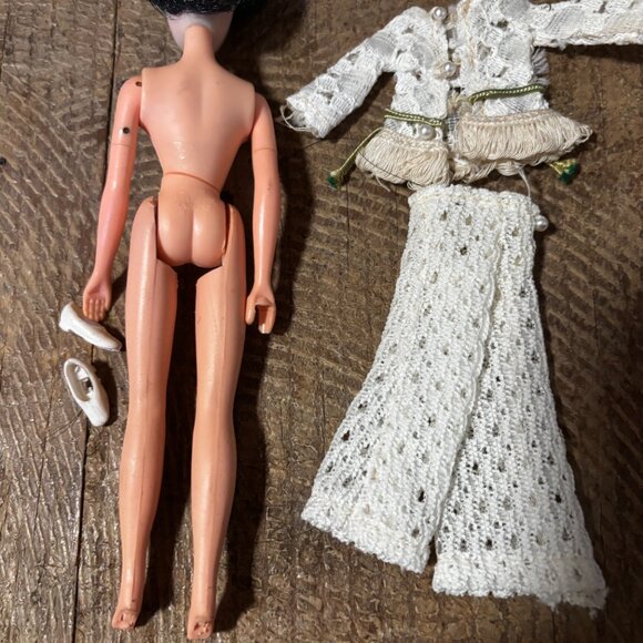 Topper Dawn Doll Majorette Kit H17 wearing Bell Bottom Bounce 717 - Picture 3 of 3